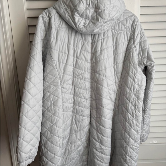 L.L. Bean Women's 2XL Primaloft Coat with Fleece Lining - Picture 2 of 15